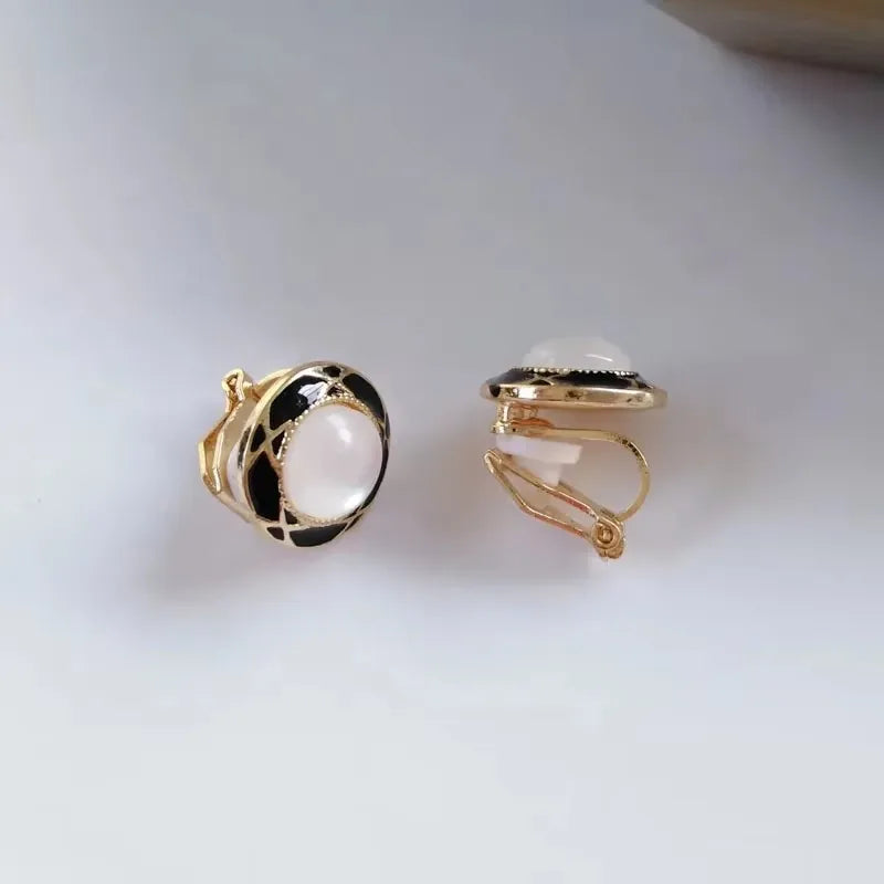 Ear Clip Without Ear Hole Women's Summer Ear Bone Clip Light Luxury Small Opal Heart Resin Stone Earrings Temperament Versatile
